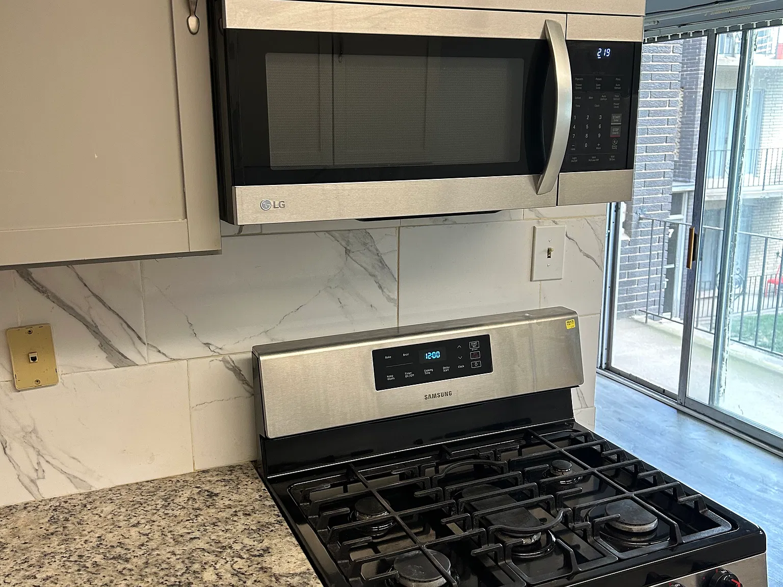 2 bed, 717 sqft, $1,550 — Photo 4