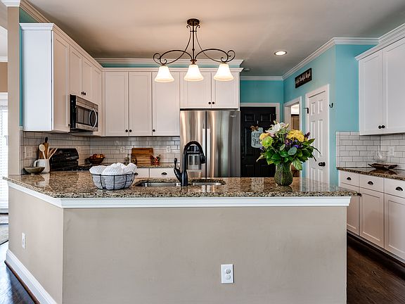 5th image of 787 Gardenside Cir SE