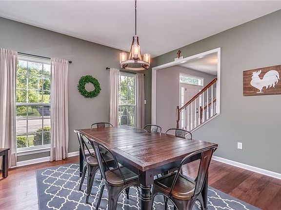 3rd image of 188 Sweetwater Dr