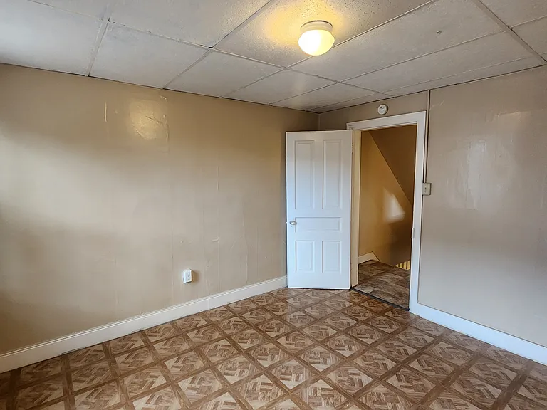 212 Chestnut St — Photo 14