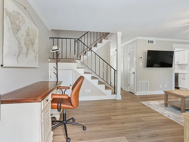 455 Mall Blvd #43 — Photo 4