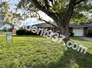 5884 Traymore Dr, Huber Heights, OH 45424