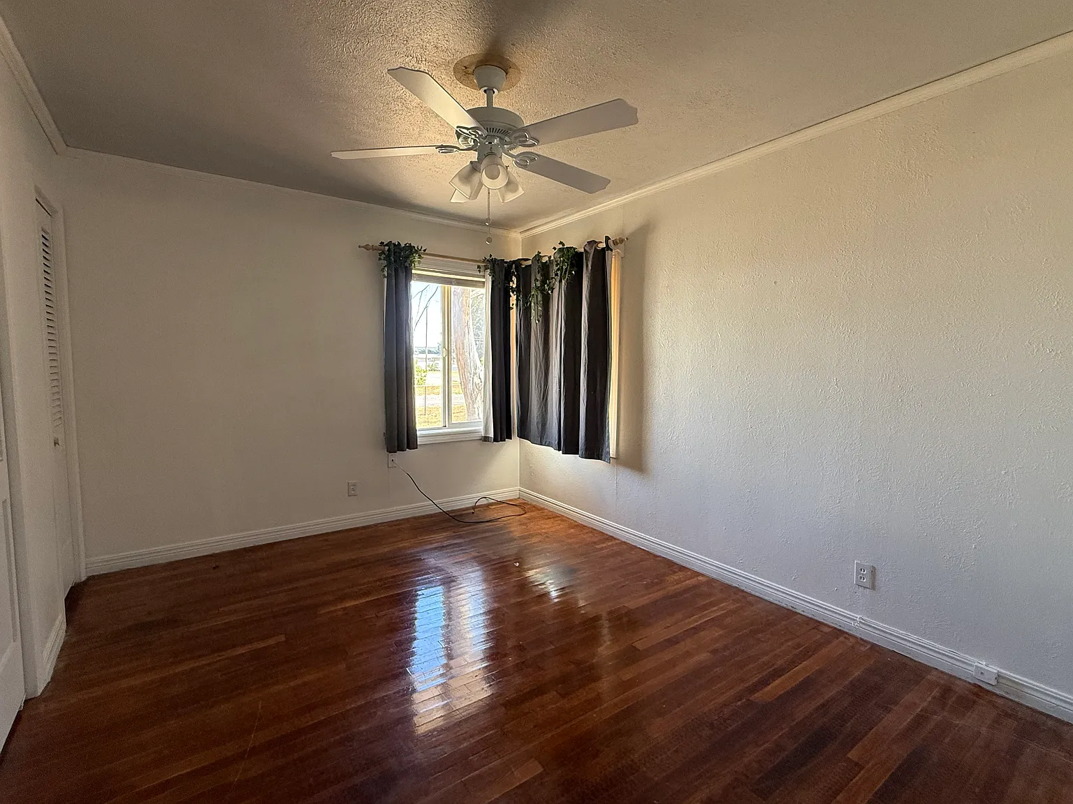 3 bed, 1044 sqft, $1,200 — Photo 4