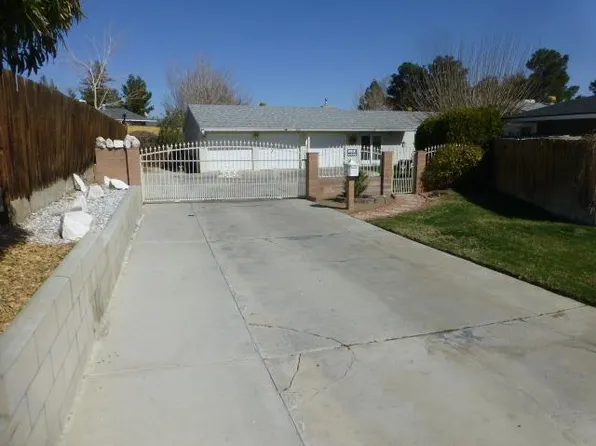 16092 Lakewood Pl, Victorville, CA 92395