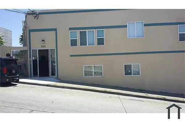 Building Photo - 391 Bridgeview Dr #1
