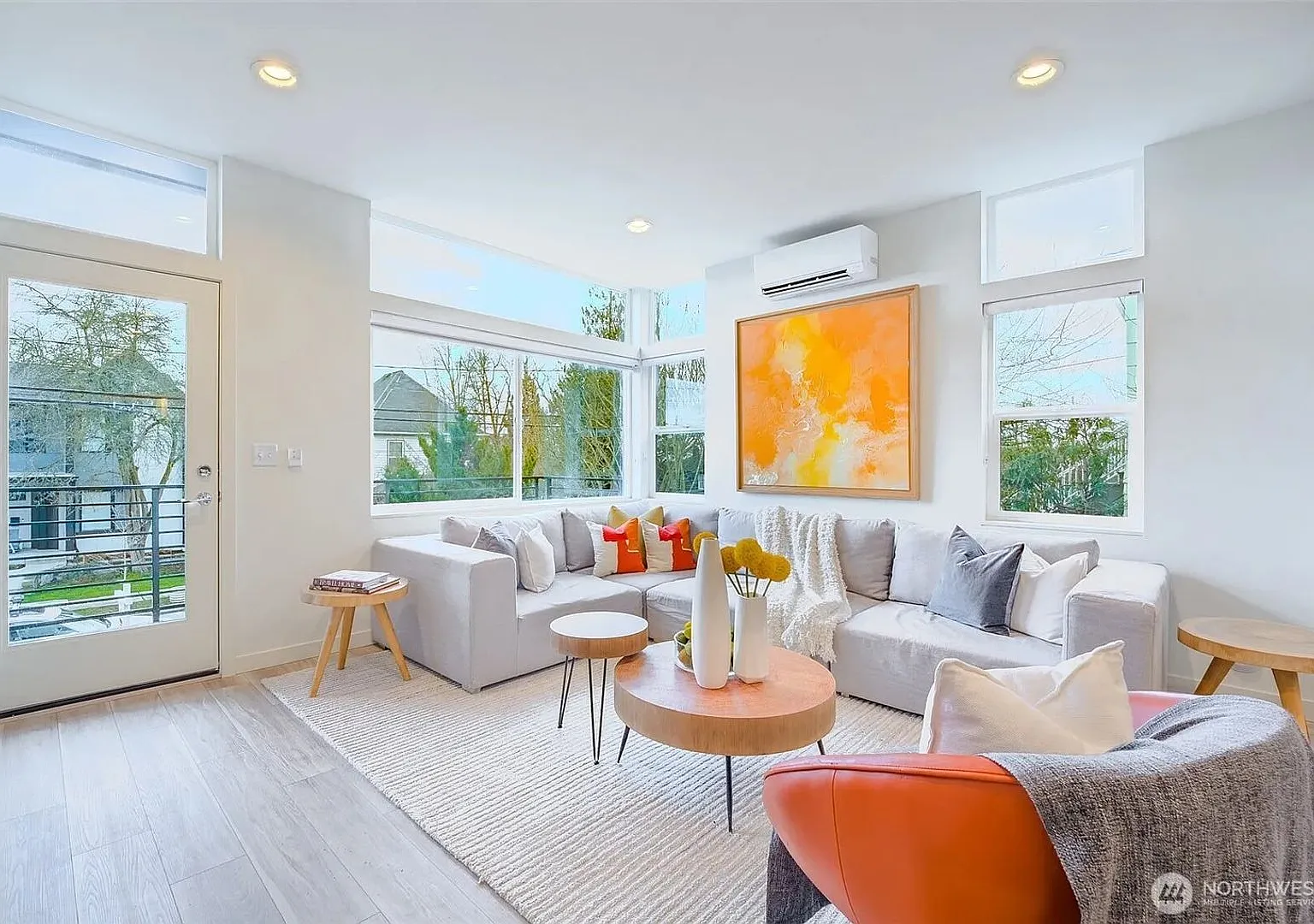 Seward Park Modern 2-Bedroom Home — Photo 4