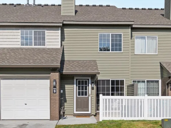 9925 Russell Ave N APT 9, Brooklyn Park, MN 55444