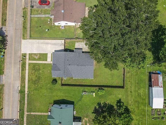 3rd image of 203 White Ave