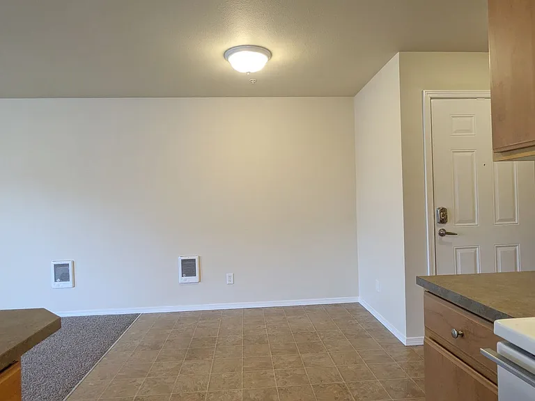 Wellesley Park Apartments — Photo 147