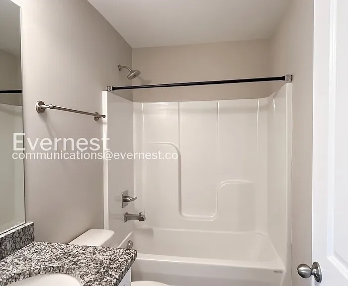 250 Tara Ct — Photo 14