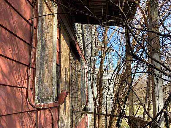 2407 Cortland