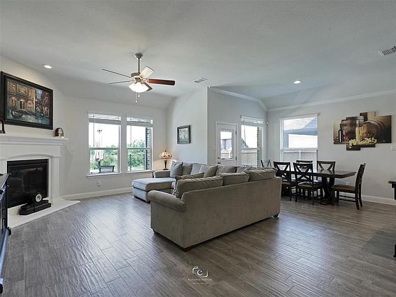 4th image of 14808 Gladstone Dr