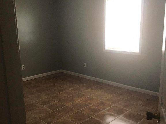 4th image of 144 Jeremy Dr