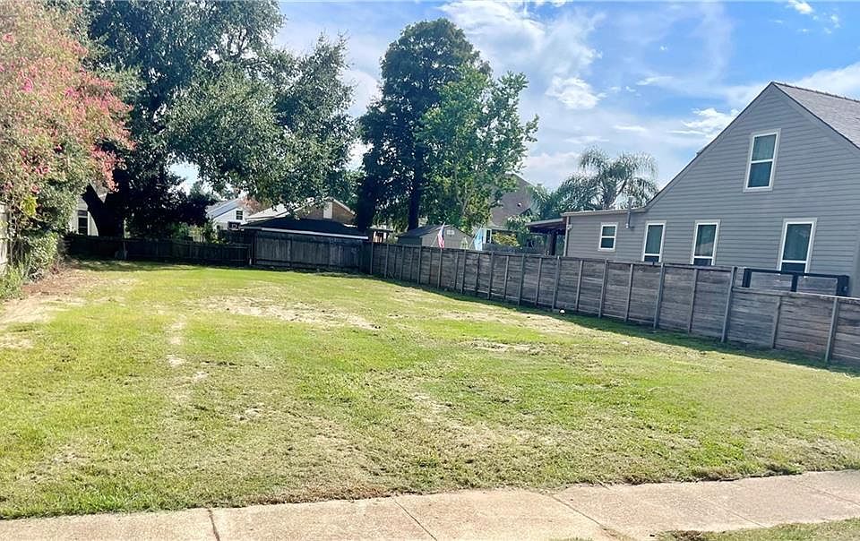 2nd image of 3112 49th St