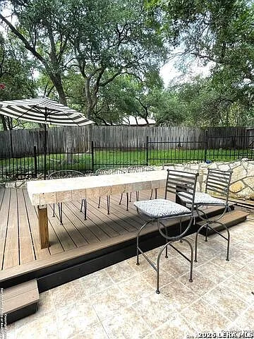 614 Cypress Trl — Photo 23