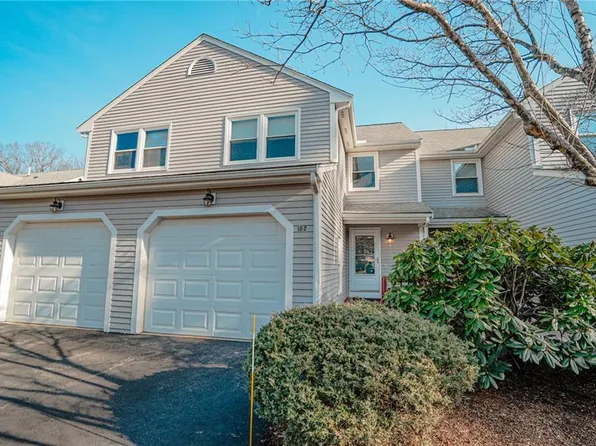 154 Bear Hill Rd APT 102, Cumberland, RI 02864