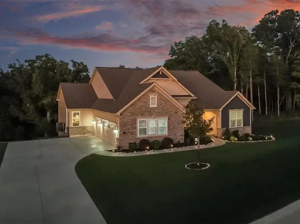 226 Pevely Farms Dr, Eureka, MO 63025