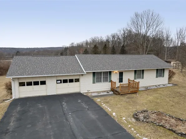 72 Tara Lee Dr, Apalachin, NY 13732