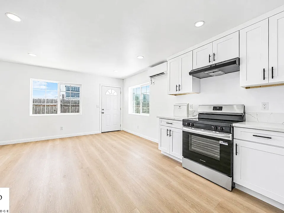 1428 W 59th St #3/4