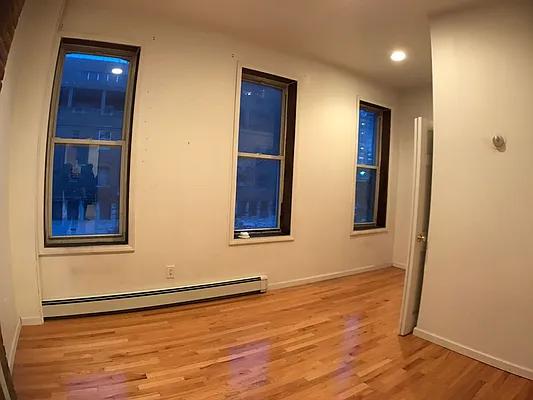 Rented by Roth Realty Management LLC | media 4