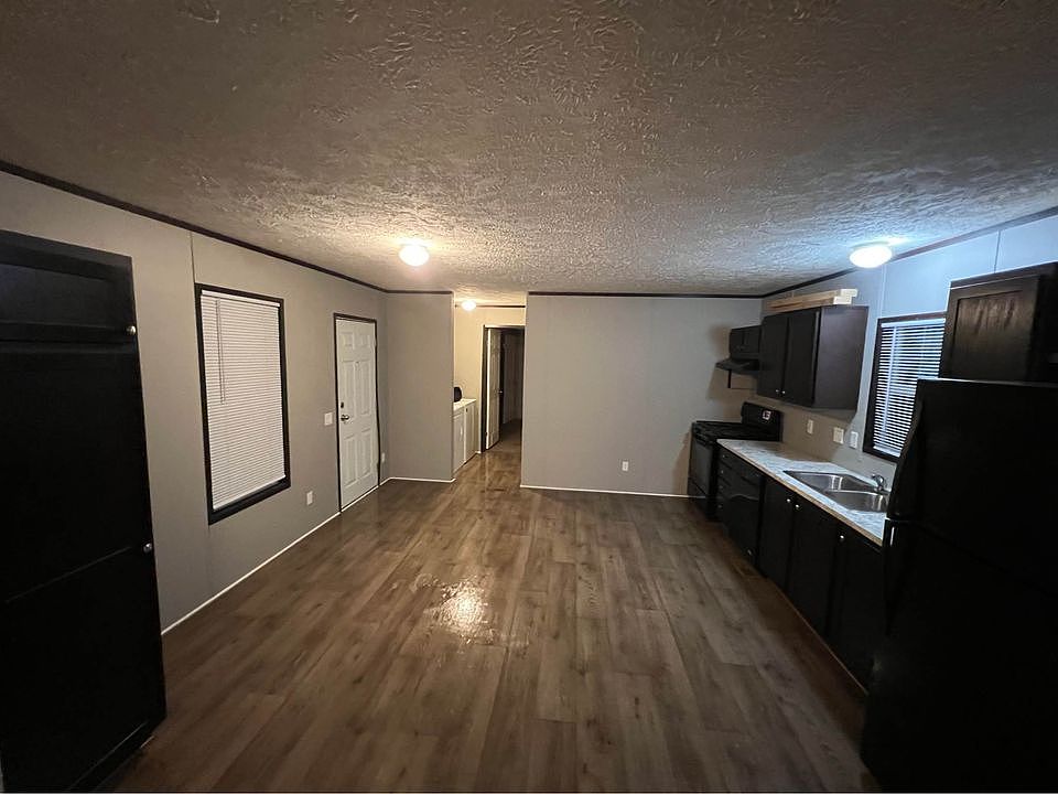 2nd image of 323 Huntington #6
