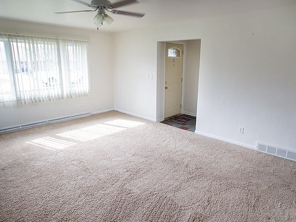 3rd image of 5310 S 110th St