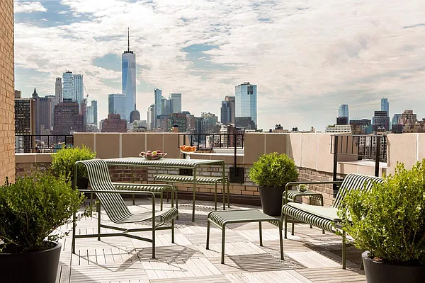 Sold by Sotheby's International Realty | media 2