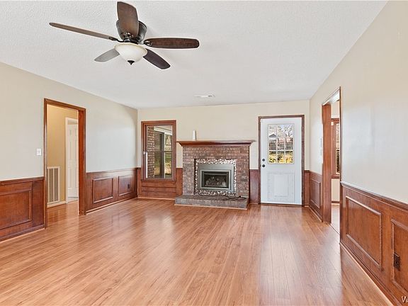 3rd image of 334 Country Oaks Dr