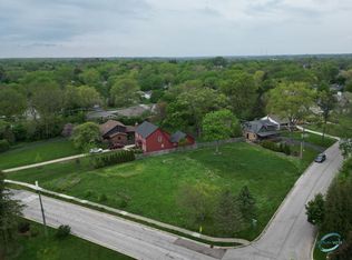 1300 Aurora Way, Wheaton, IL 60189