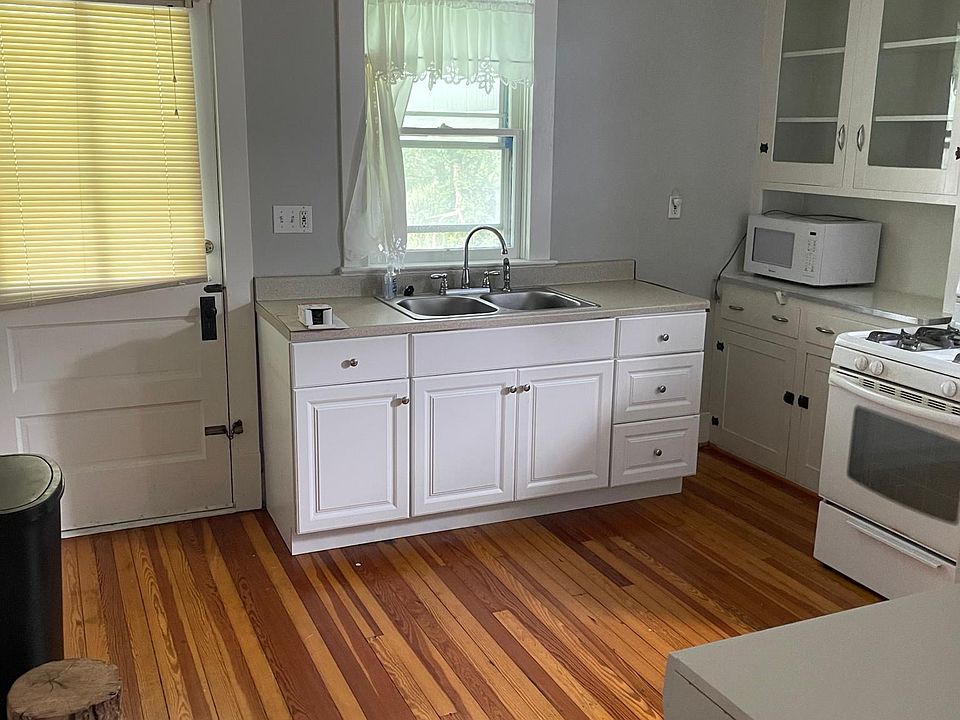 1st image of 118 Northwestern Pkwy #1