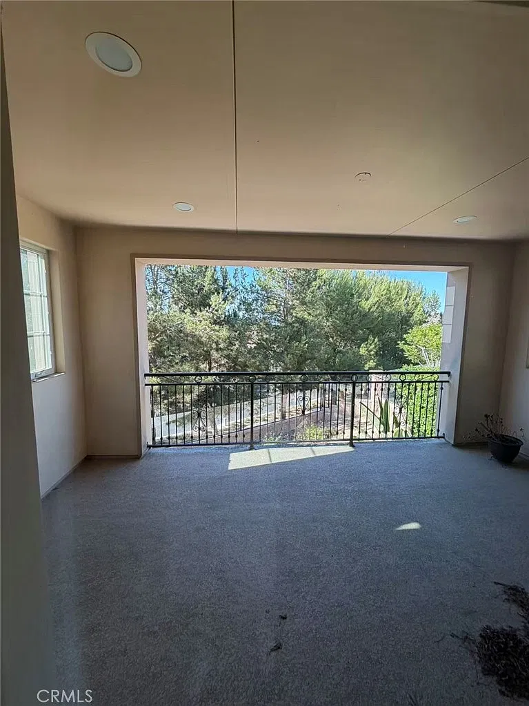 4 bed, 4.5 bath, 4710 sqft, $14,000 — Photo 4