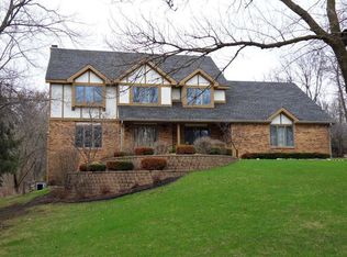 5N704 Ravine Dr, St Charles, IL 60175