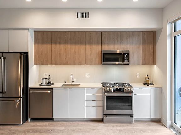 5th image of 1748 Glendale Blvd #320