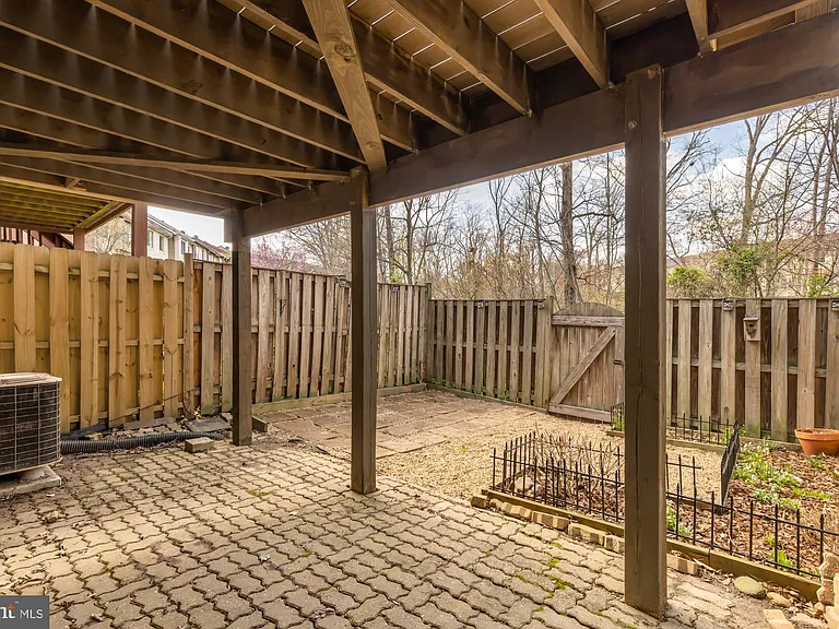 2810 Cambridge Dr — Photo 28