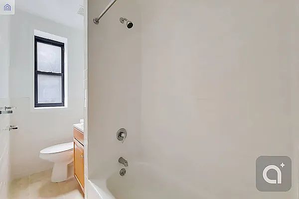 2nd image of 419 W 128th St APT 4