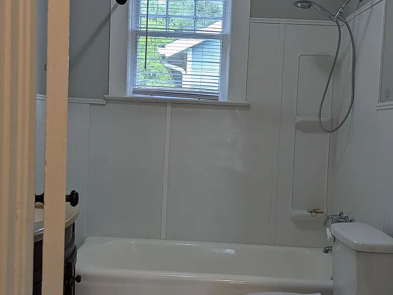 805 E Clay St — Photo 12