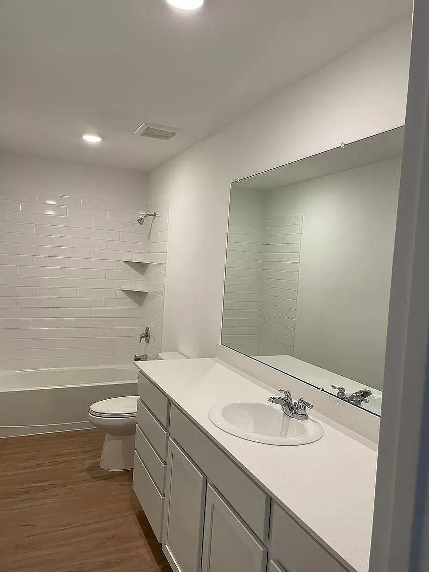 3 bed, 2.0 bath, 1252 sqft, $1,700 — Photo 4