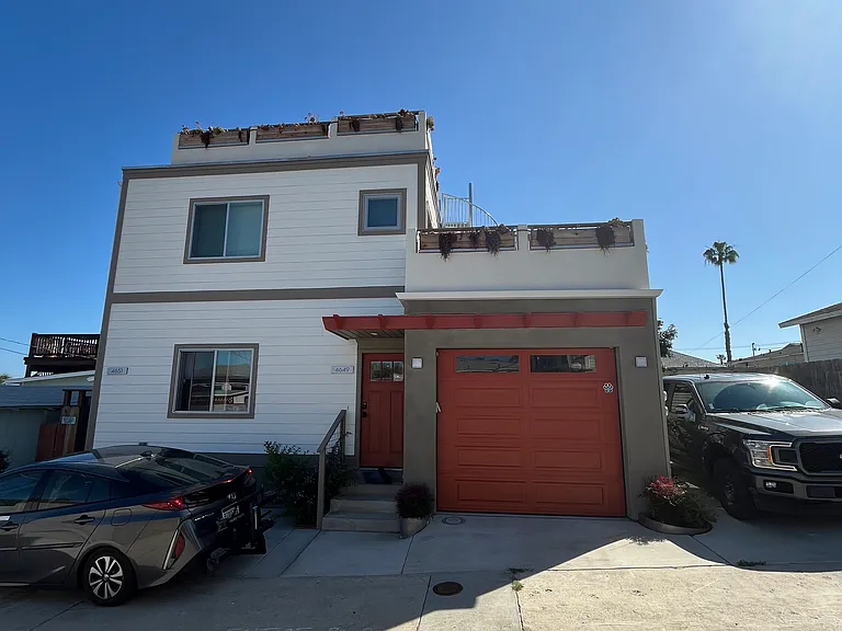 4649 Santa Monica Ave — Photo 2
