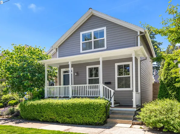 628 1st St, Lake Oswego, OR 97034