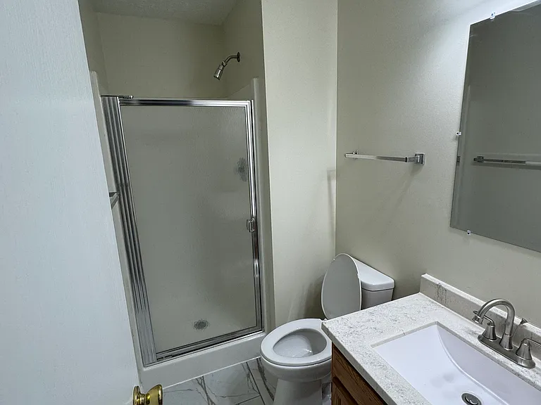 642 Lamont Dr — Photo 16