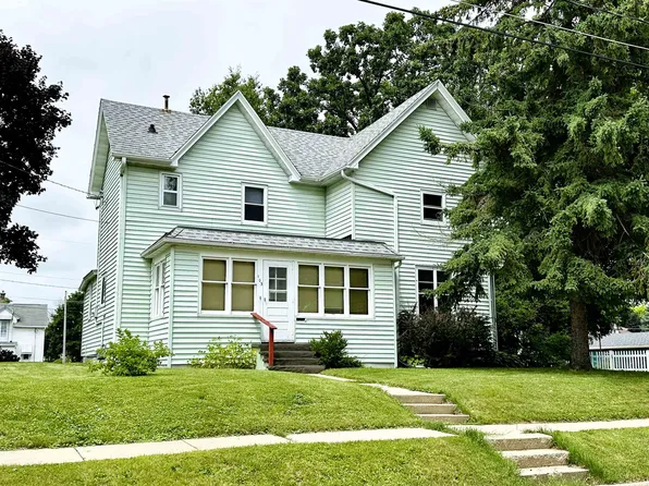 103 Grove St, Mayville, WI 53050