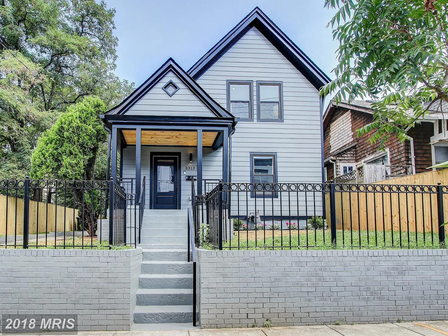 3313 9th St NE photo 1
