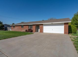 2715 Fleming St, Garden City, KS 67846
