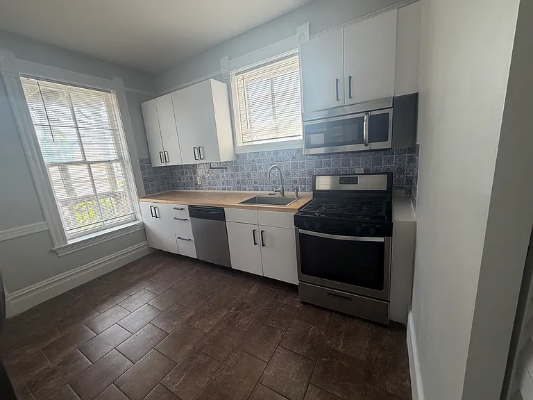 843 N Francisco Ave #1R — Photo 4