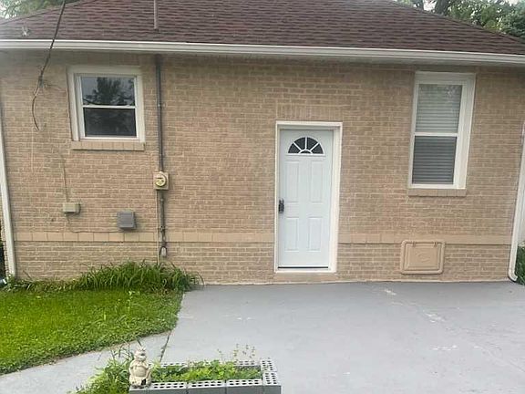 5th image of 1100 27th St