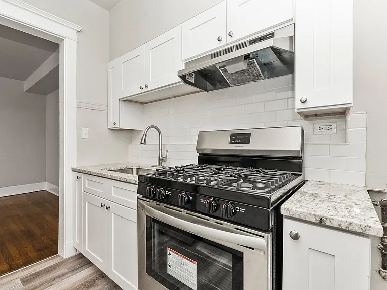 6820 - 6822 S Cornell — Photo 7