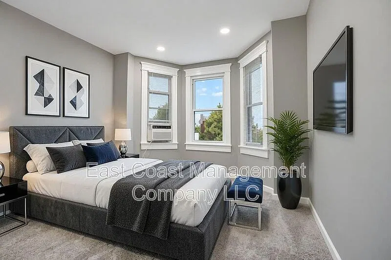 3 bed, 1.5 bath, 1923 sqft, $1,995 — Photo 4