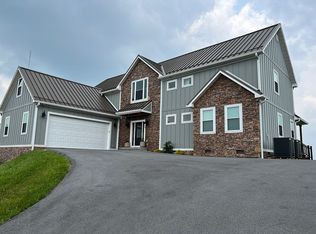 28 Overlook Ln, Rocky Gap, VA 24366