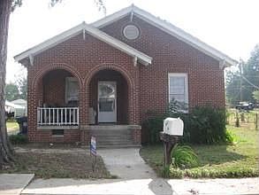 1st image of 115 Sherard Ave