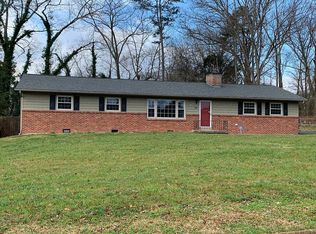 1017 W Park Dr, Knoxville, TN 37909